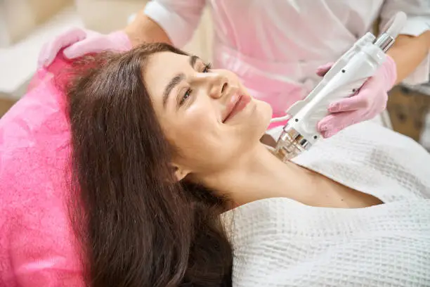 Ultherapy vs HIFU: Which Non-Surgical Treatment Is Right for Your Clients? 1 image Ultherapy vs HIFU: Which Non-Surgical Treatment Is Right for Your Clients?
